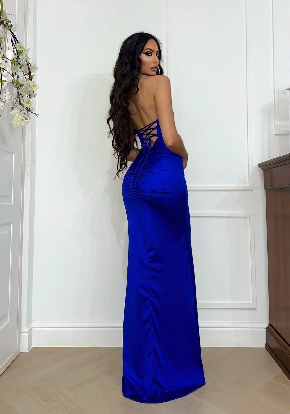 Abito a sirena con push up e incrocio blu
