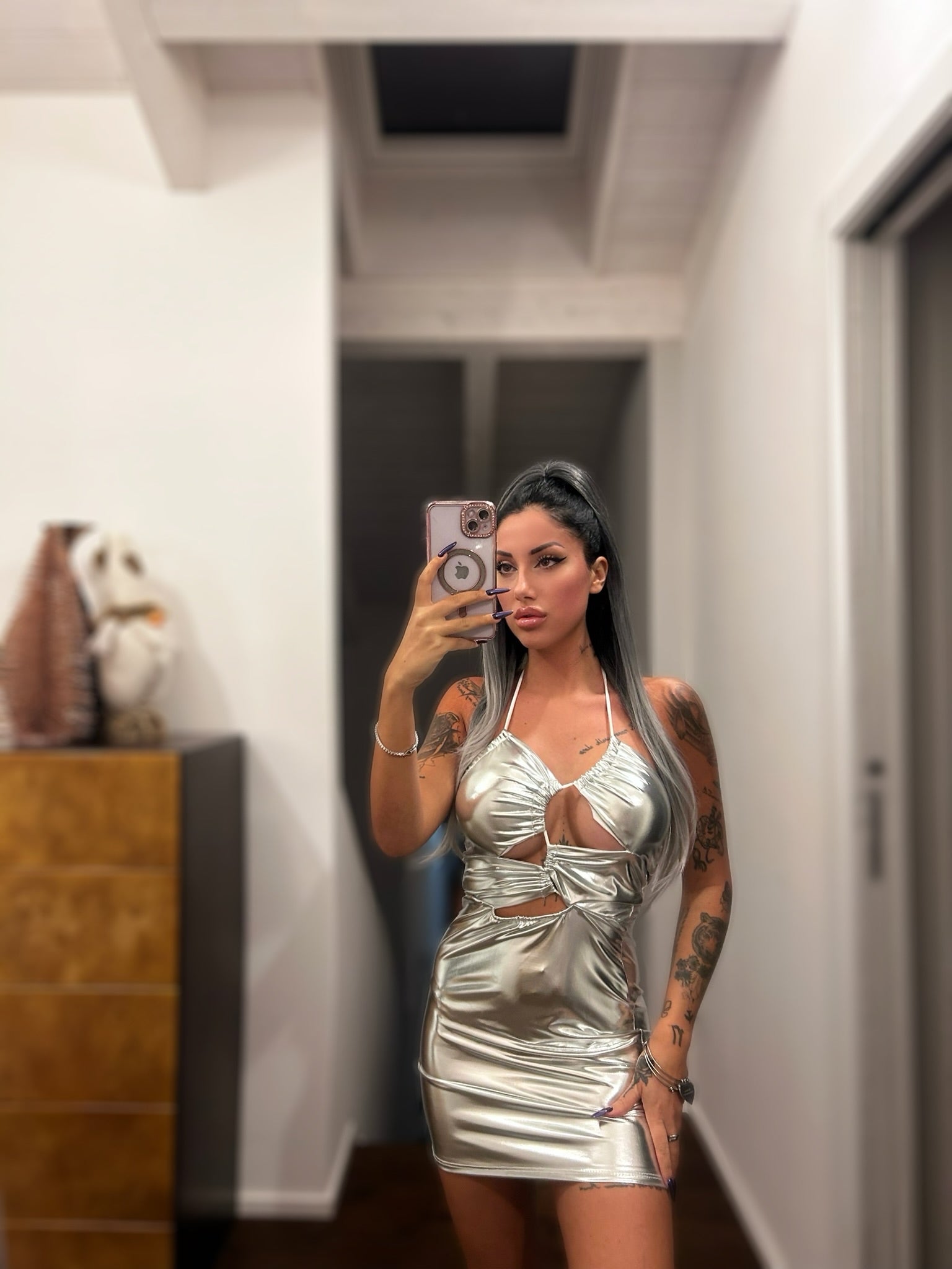 Abito silver con incroci