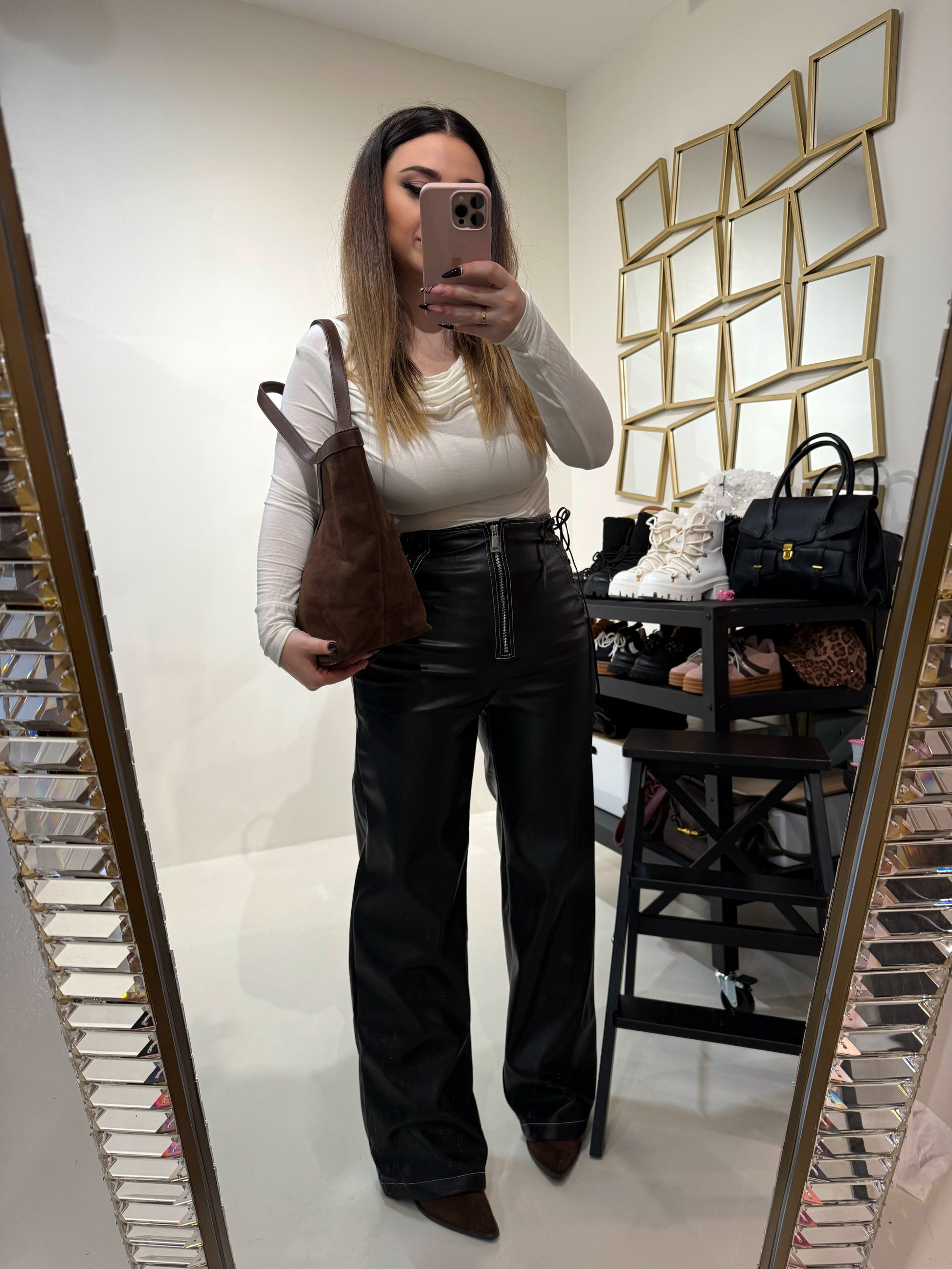 Pantalone in Ecopelle con Lacci Laterali