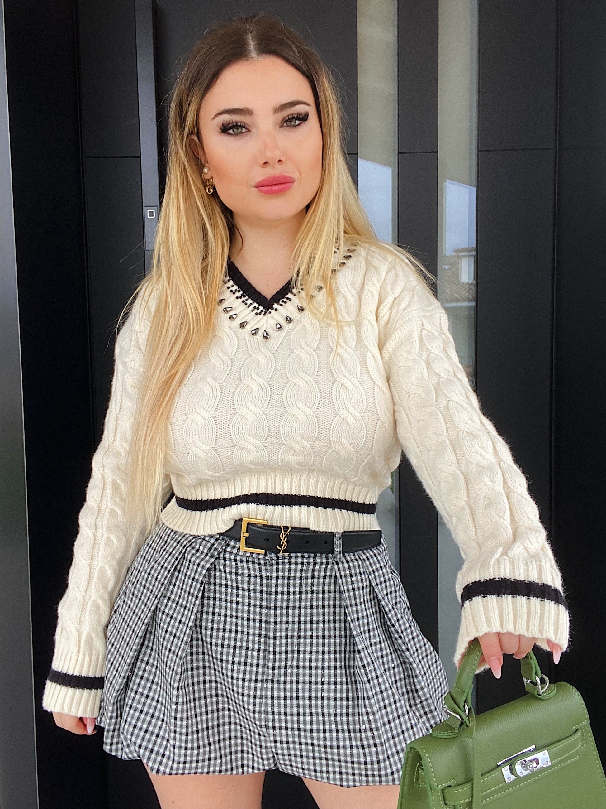 Maglione bianco e nero con strass