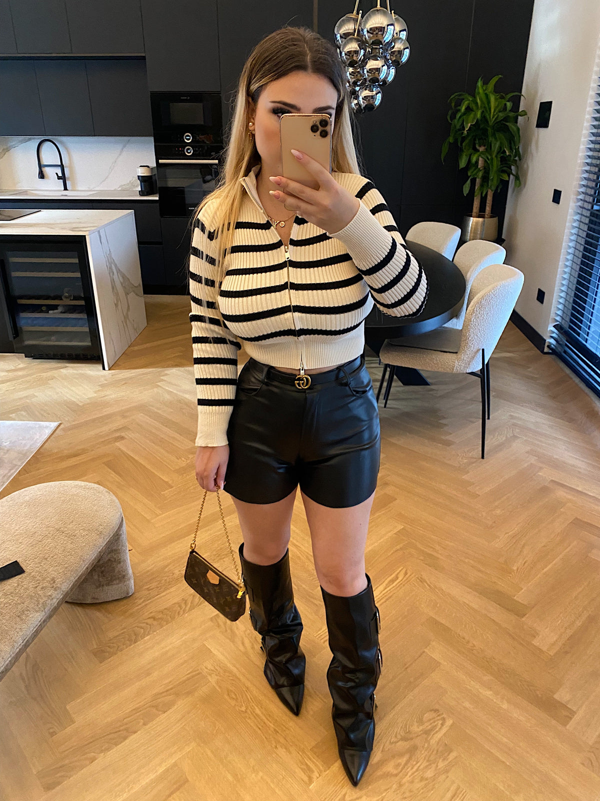 Maglione a righe con zip