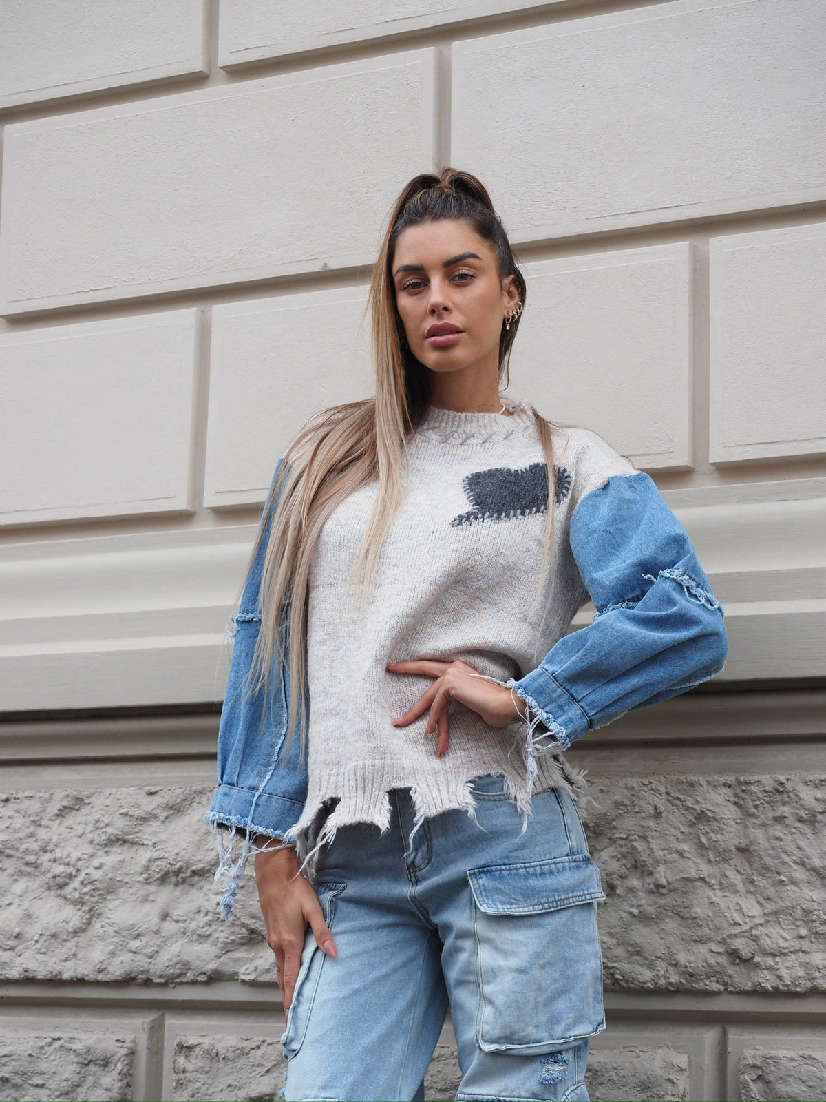 Maglione over con dettaglio in jeans