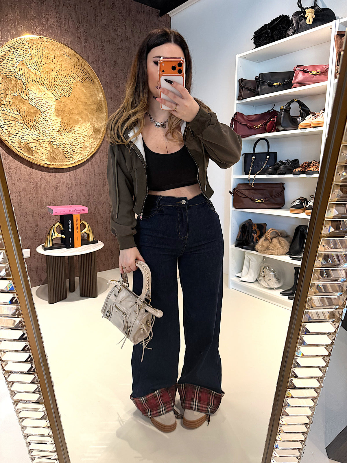 Felpa Cropped con zip e cappuccio