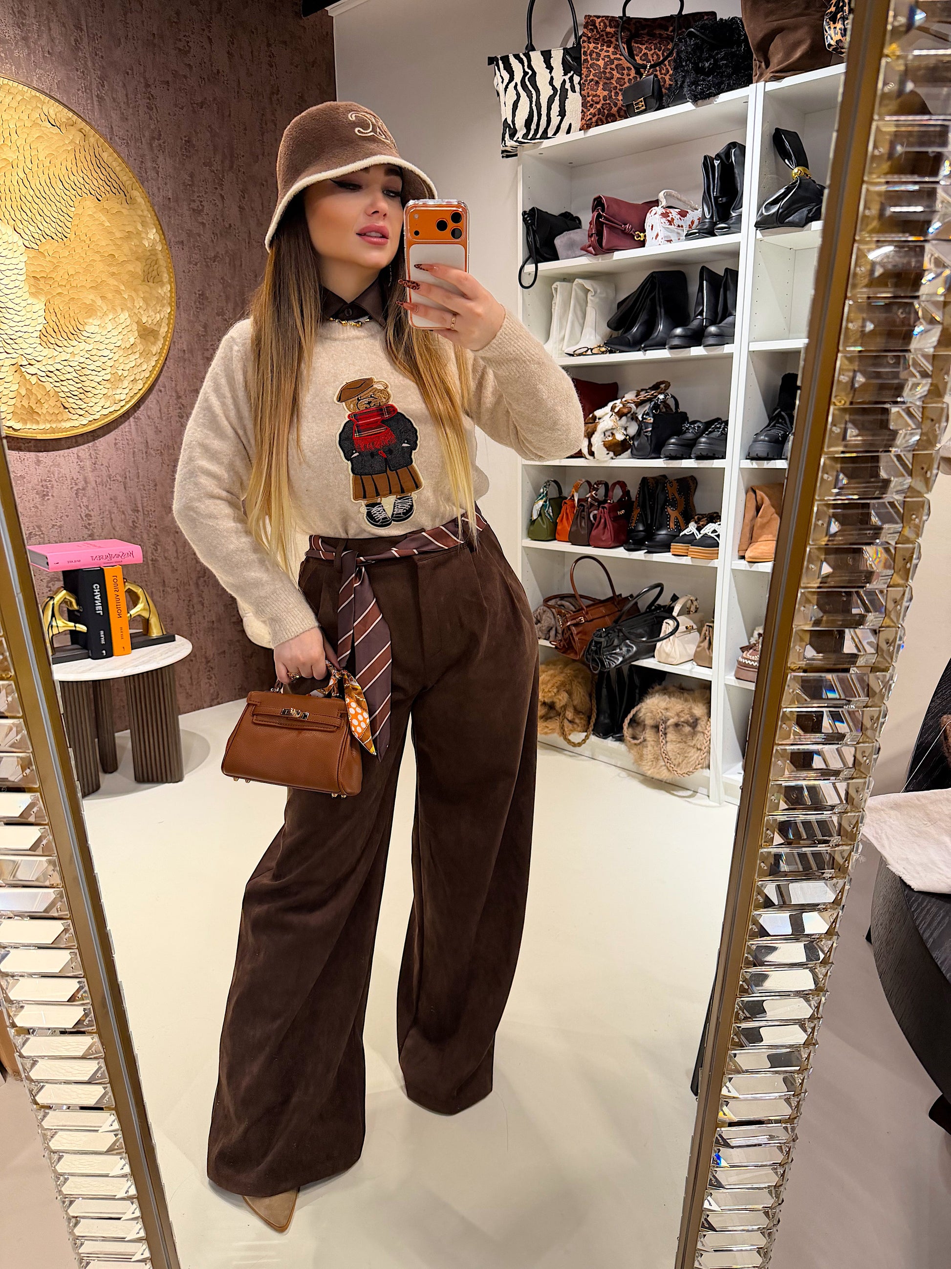 Pantalone in camoscio con cintura in vita