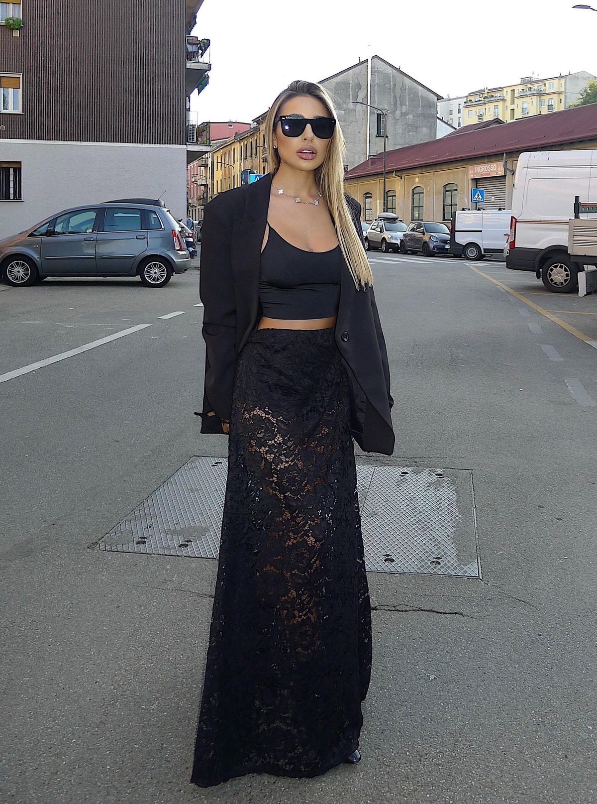 Gonna in pizzo nera