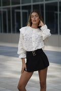 Camicia in pizzo beige con ricami
