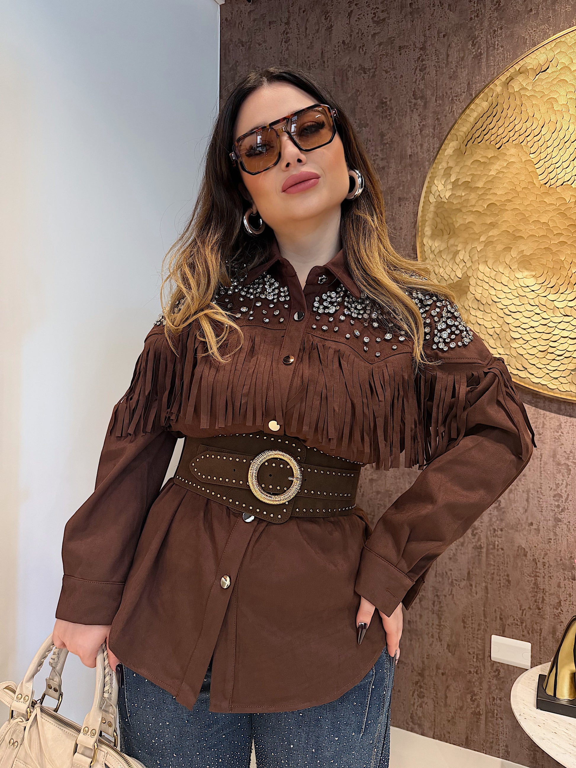 Giacca in camoscio con frange e strass marrone