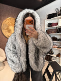 Pelliccia Ecologica con Dettaglio Nero – Oversize Glam