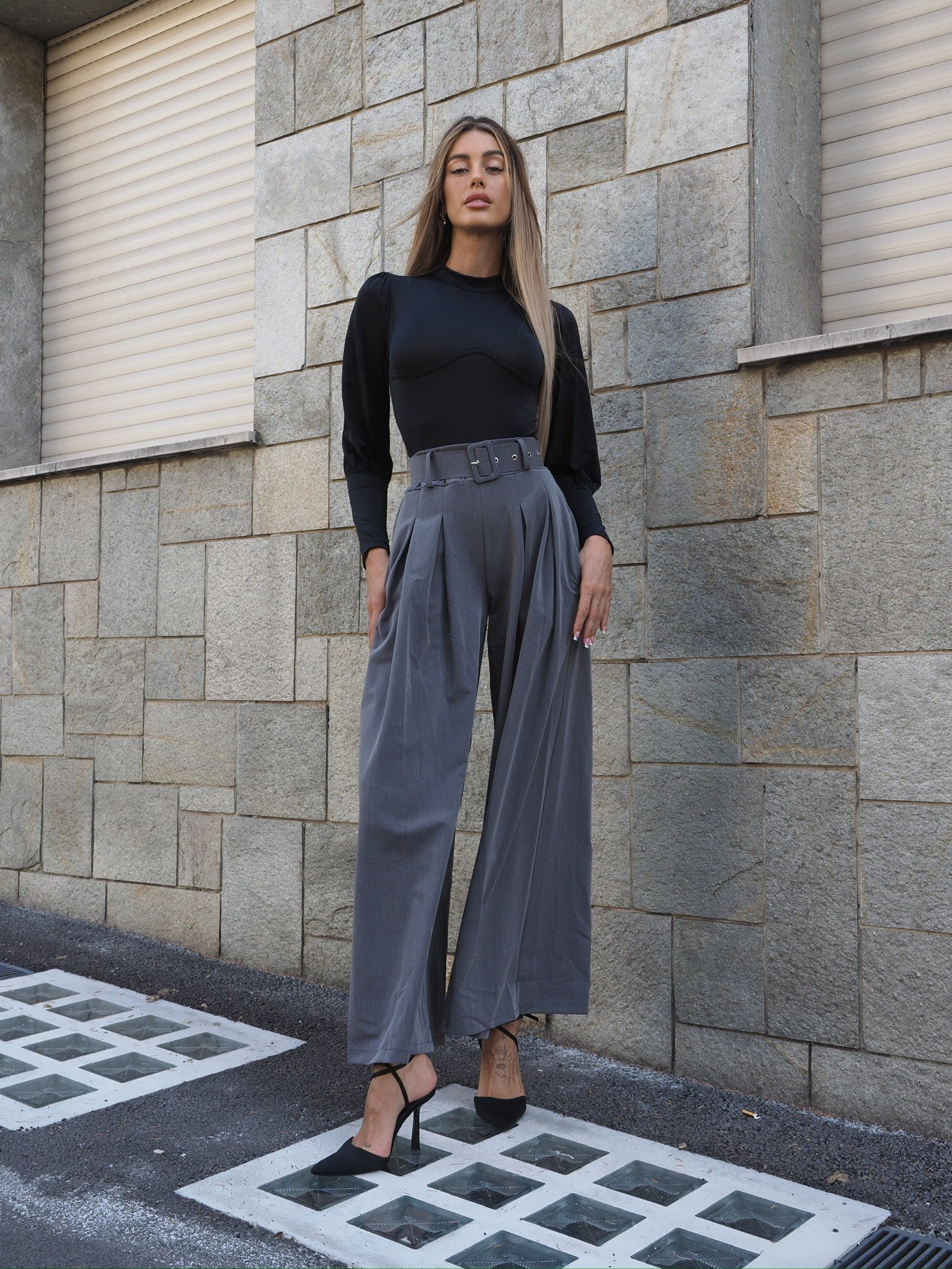 Pantalone a palazzo con cintura