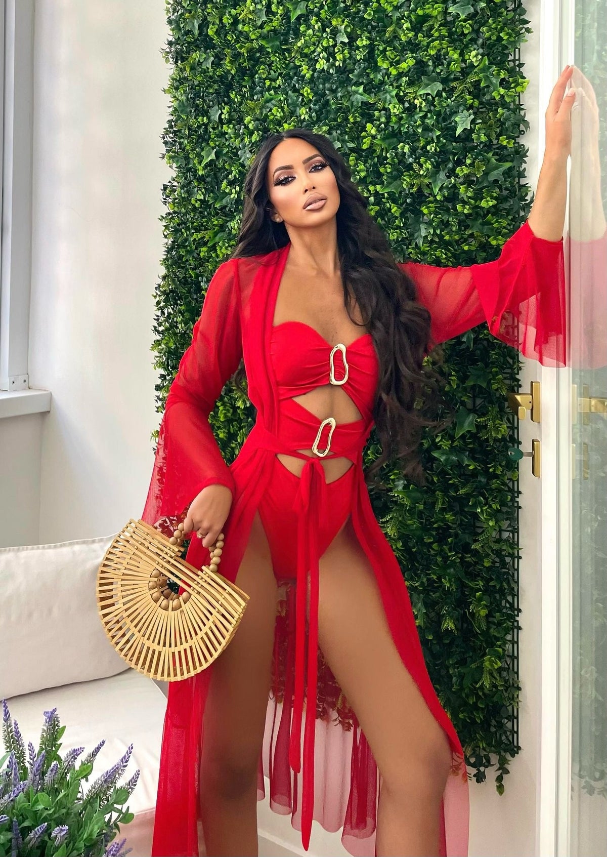 Costume intero con gioiello sul davanti rosso