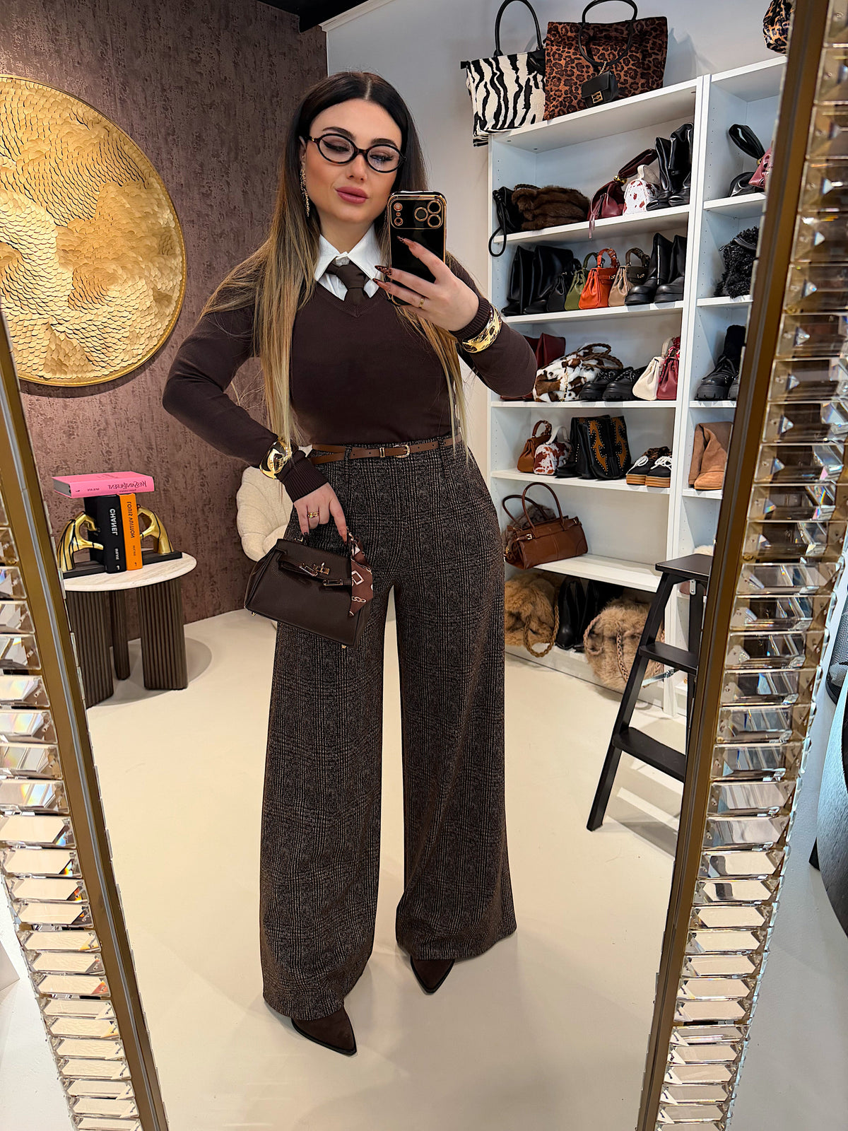 Pantalone city scuro con cinturina