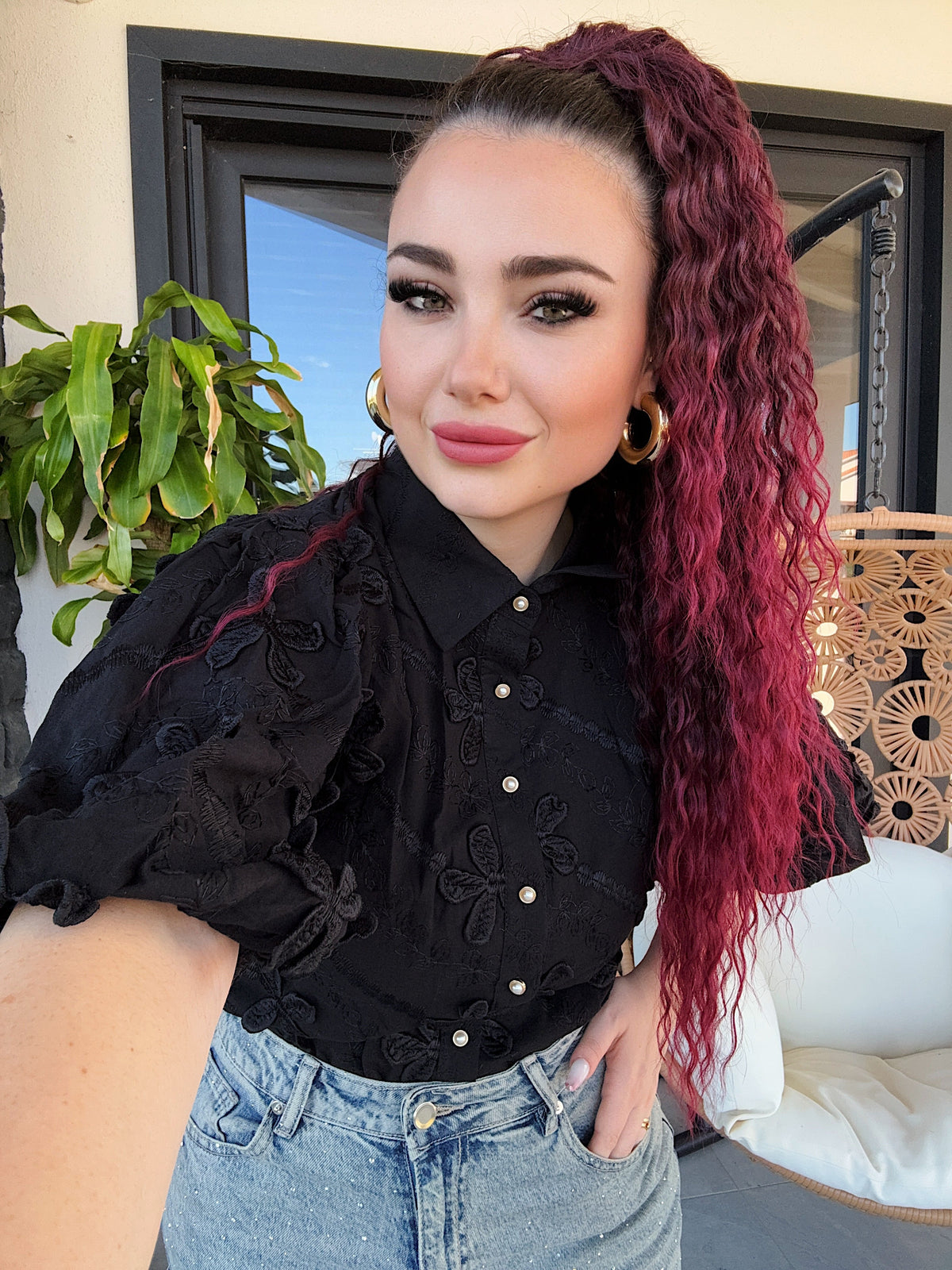 Camicia con fiori ricamati