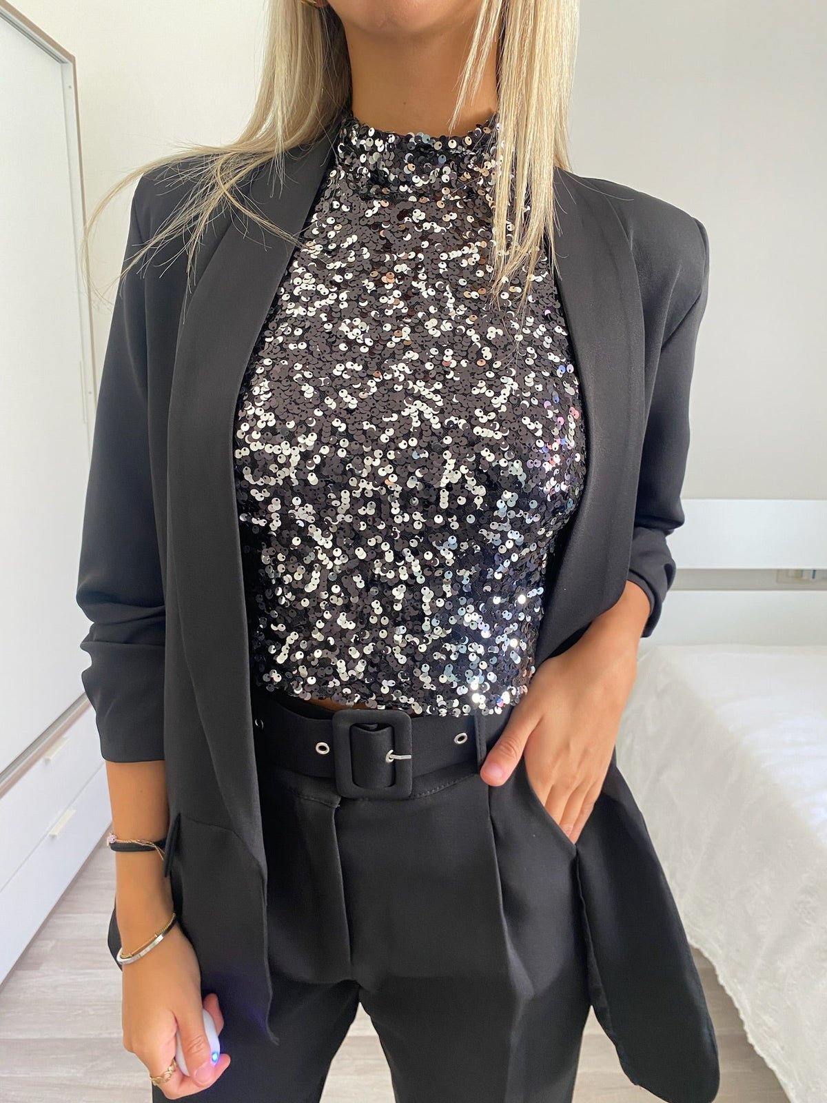 Top con paillettes nero silver