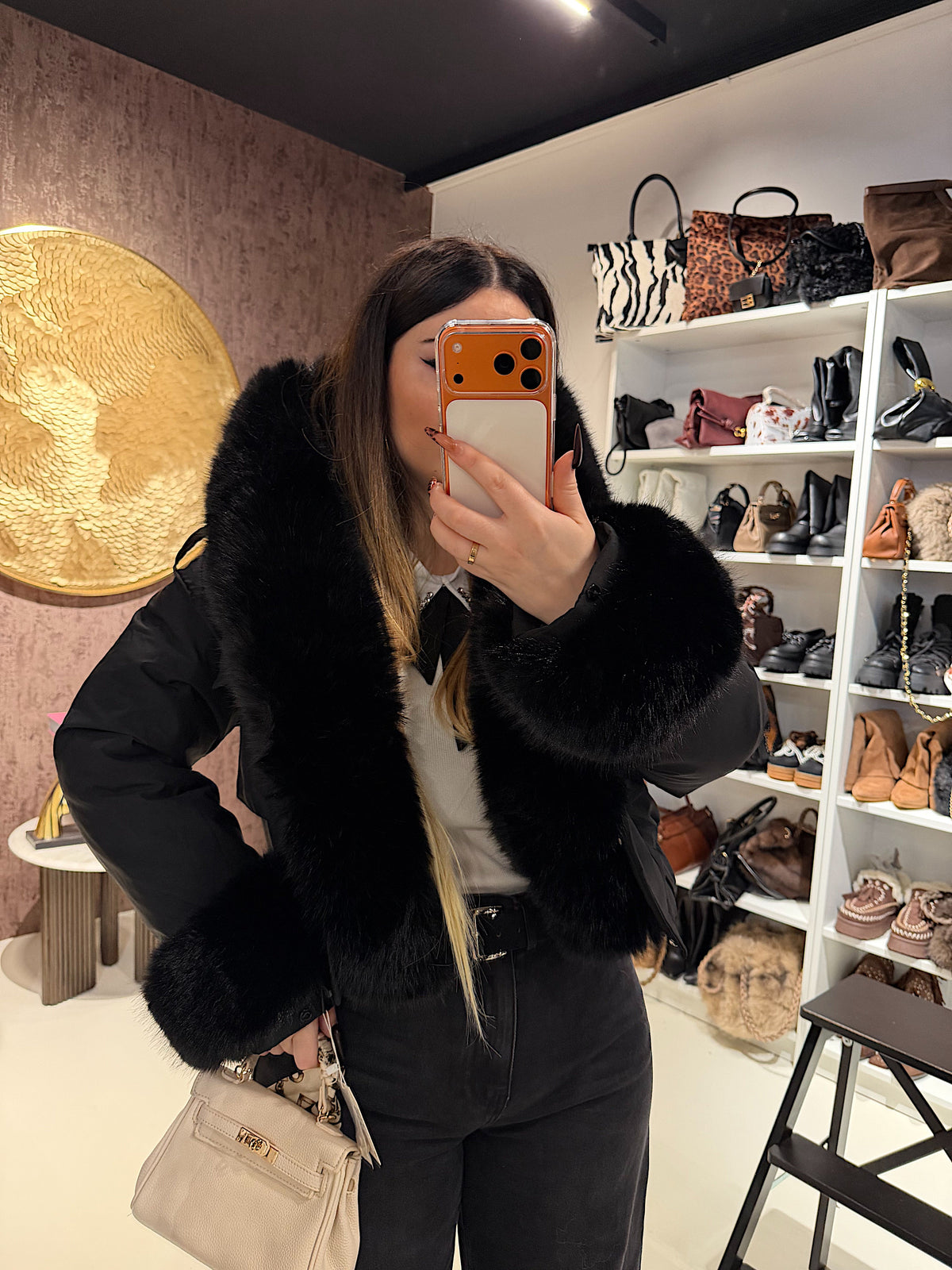 Bomber crop con pelo