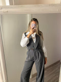 Completo smanicato e pantalone grigio