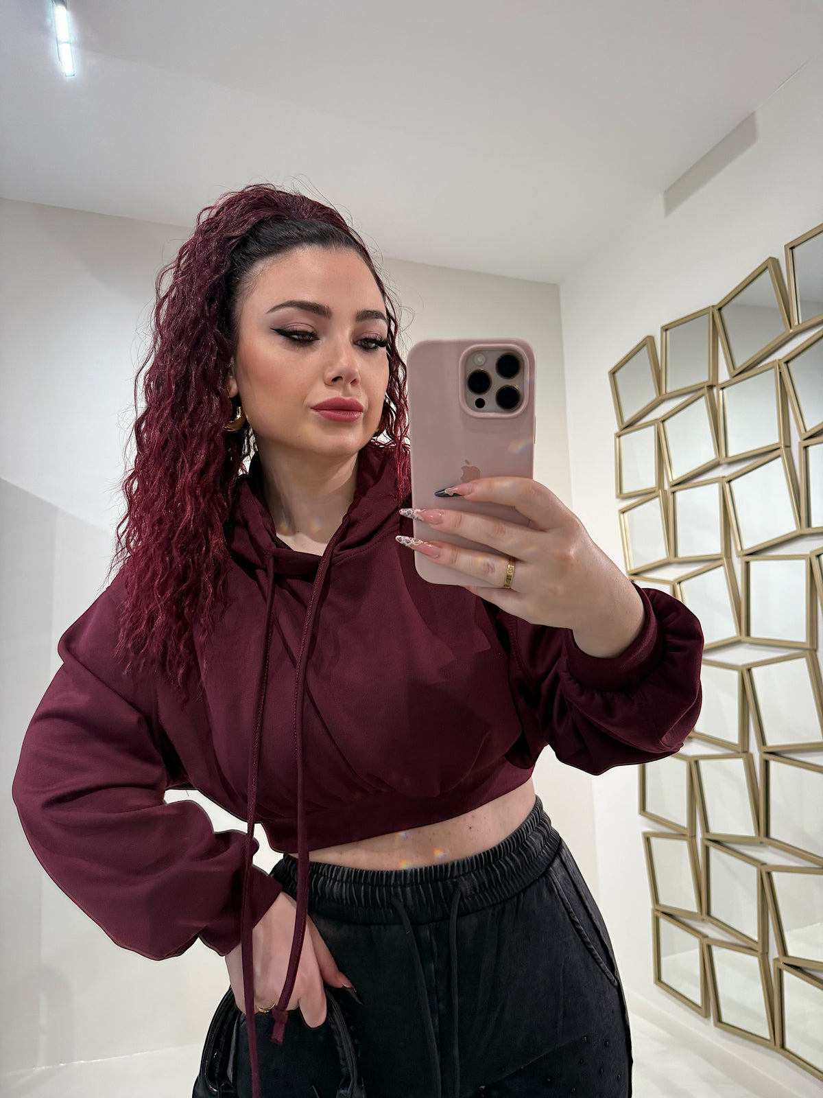 Felpa cropped con cappuccio