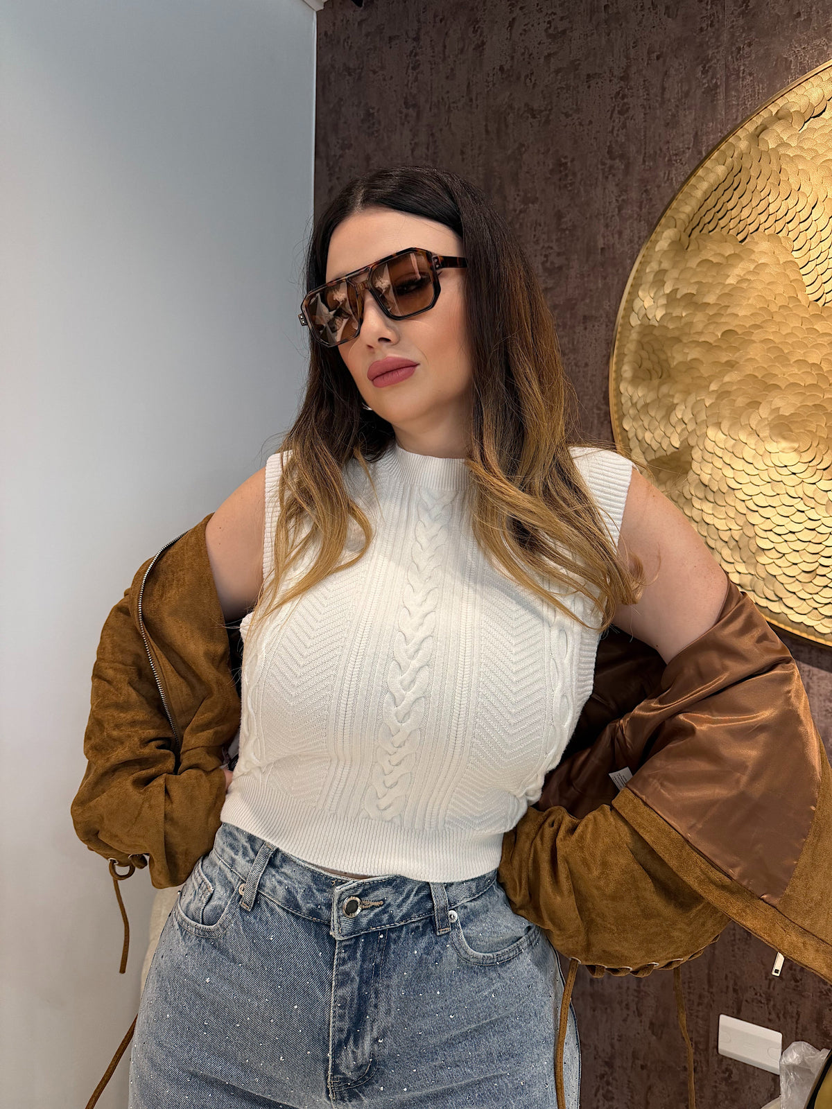 Smanicato crop a trecce con bottoni oro