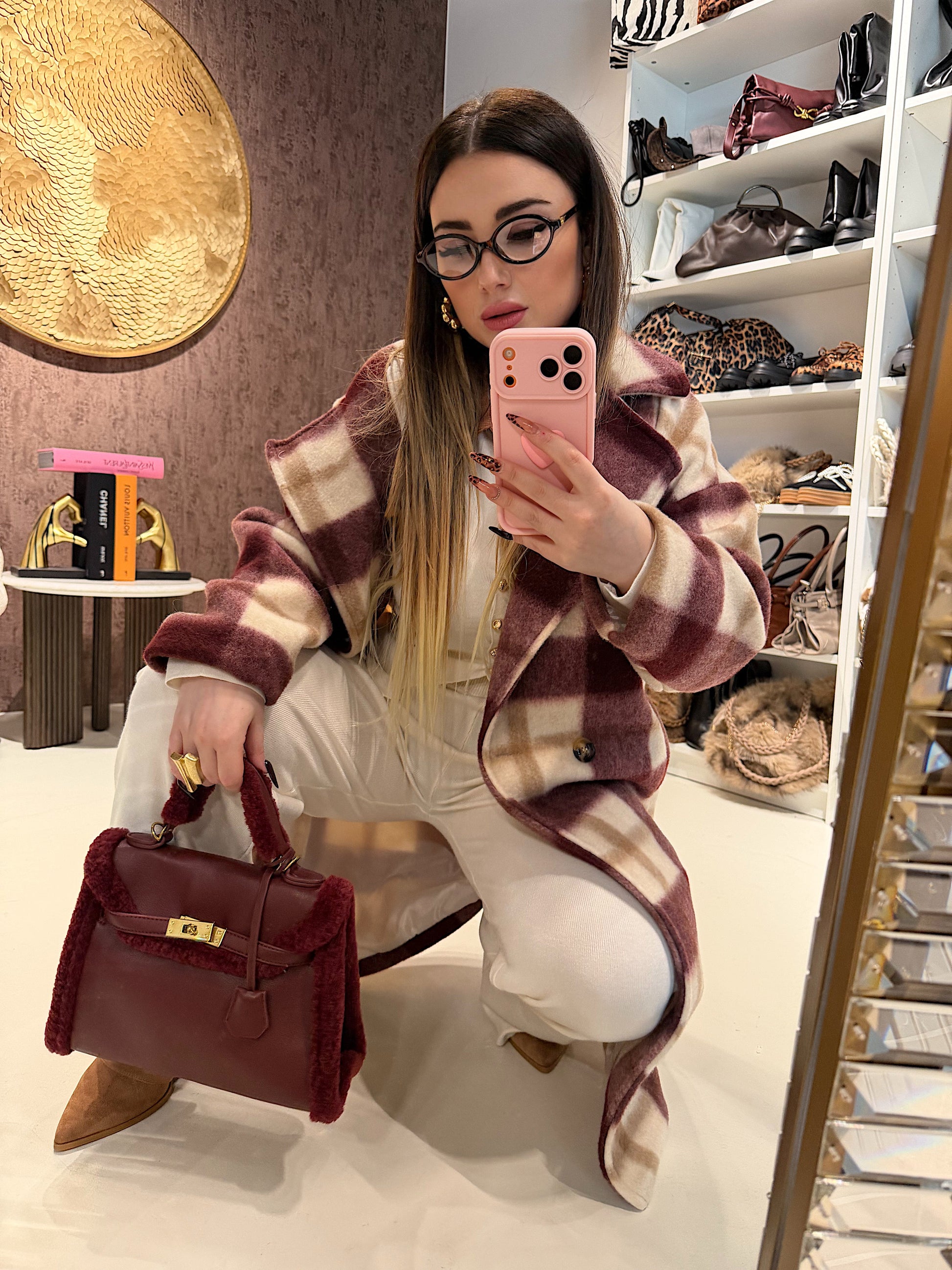 Completo maglia e pantalone con colletto a contrasto