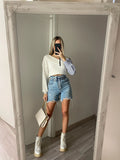 Maglione bianco con scollo e manica in camicia