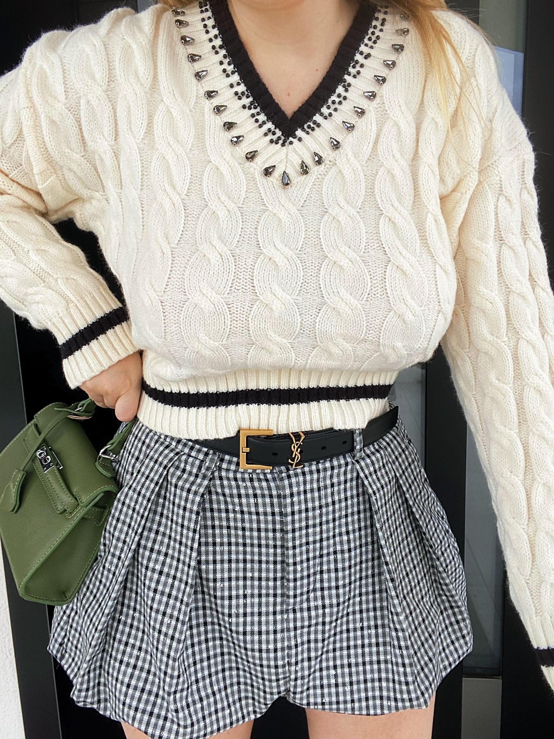 Maglione bianco e nero con strass
