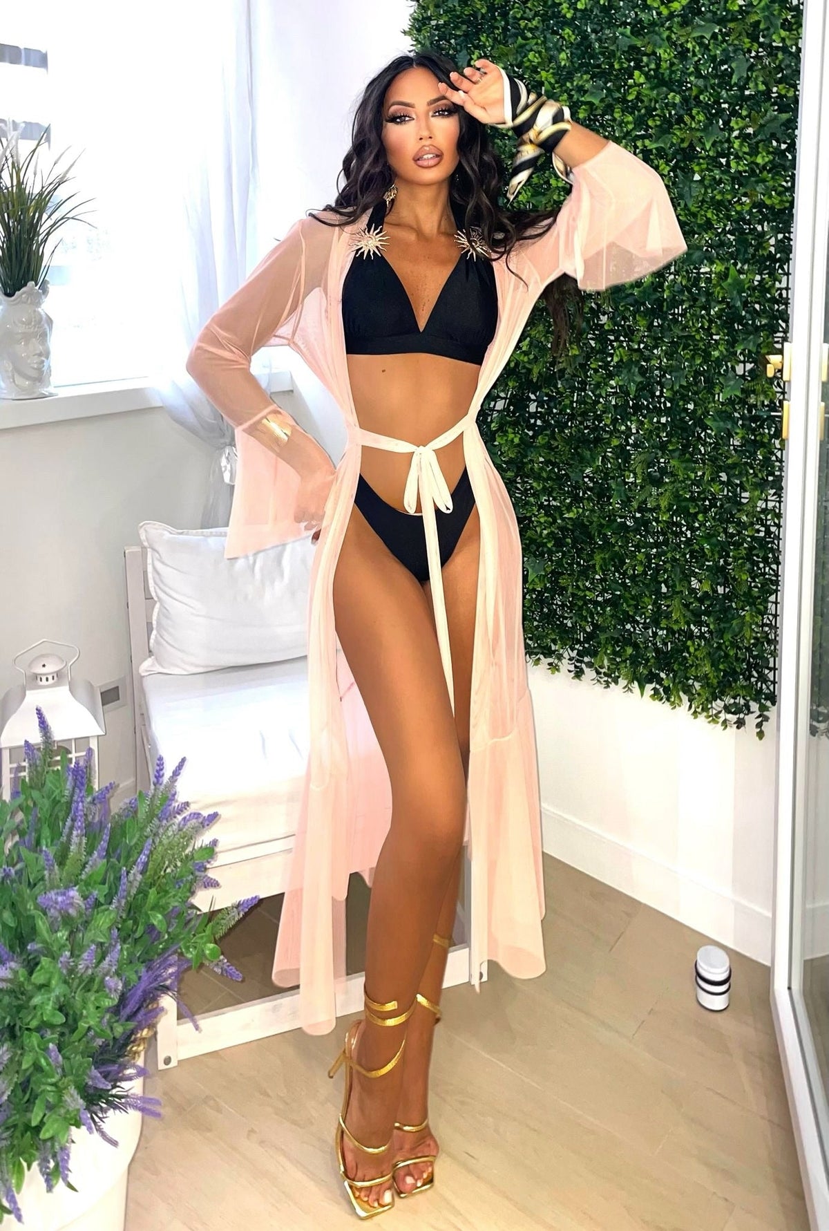 Bikini con sole nero
