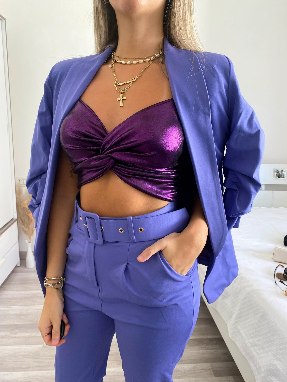 Top viola con nodo