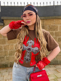T-shirt con croce e manicotti
