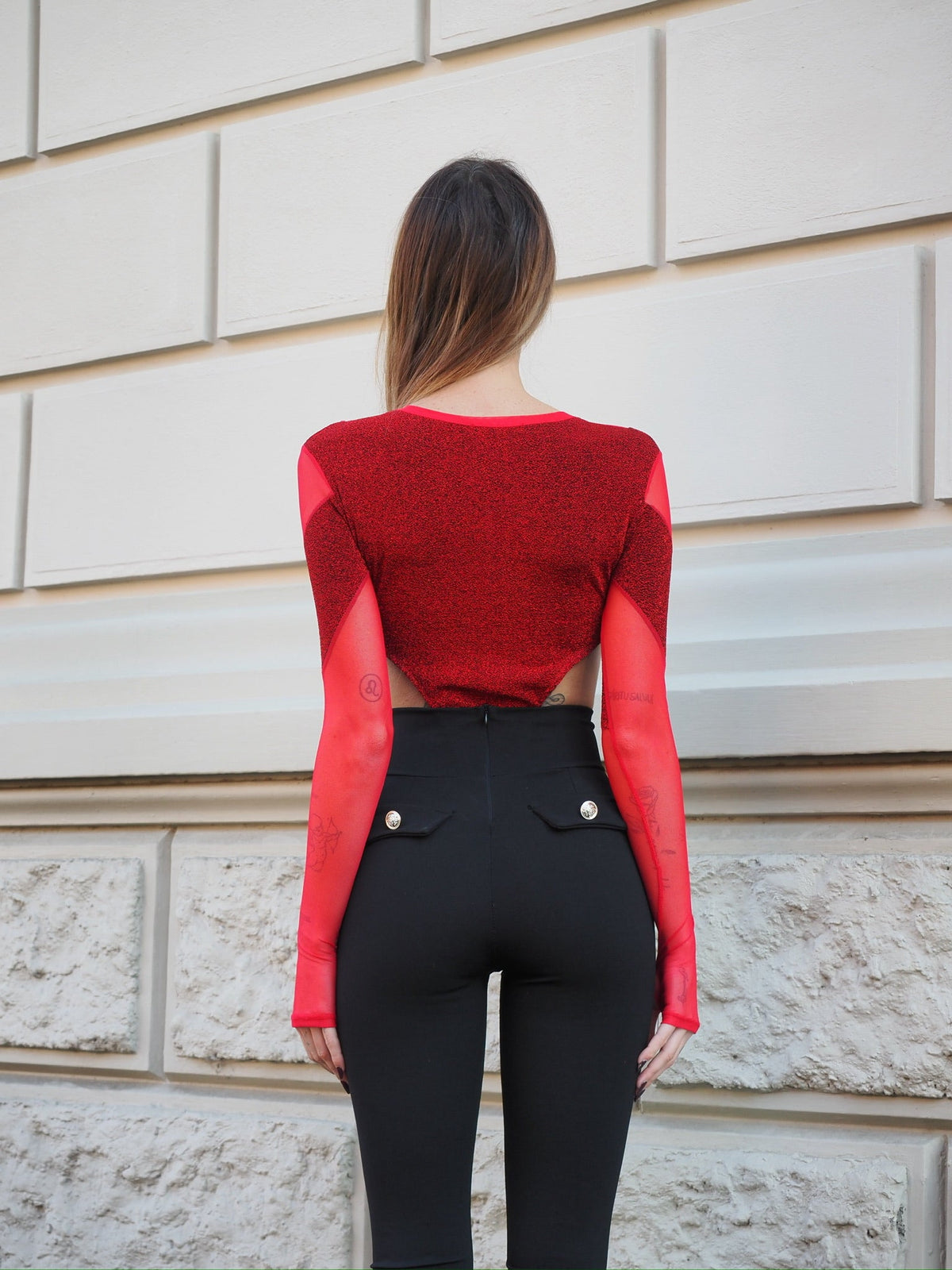 Body con trasparenza e glitter rosso