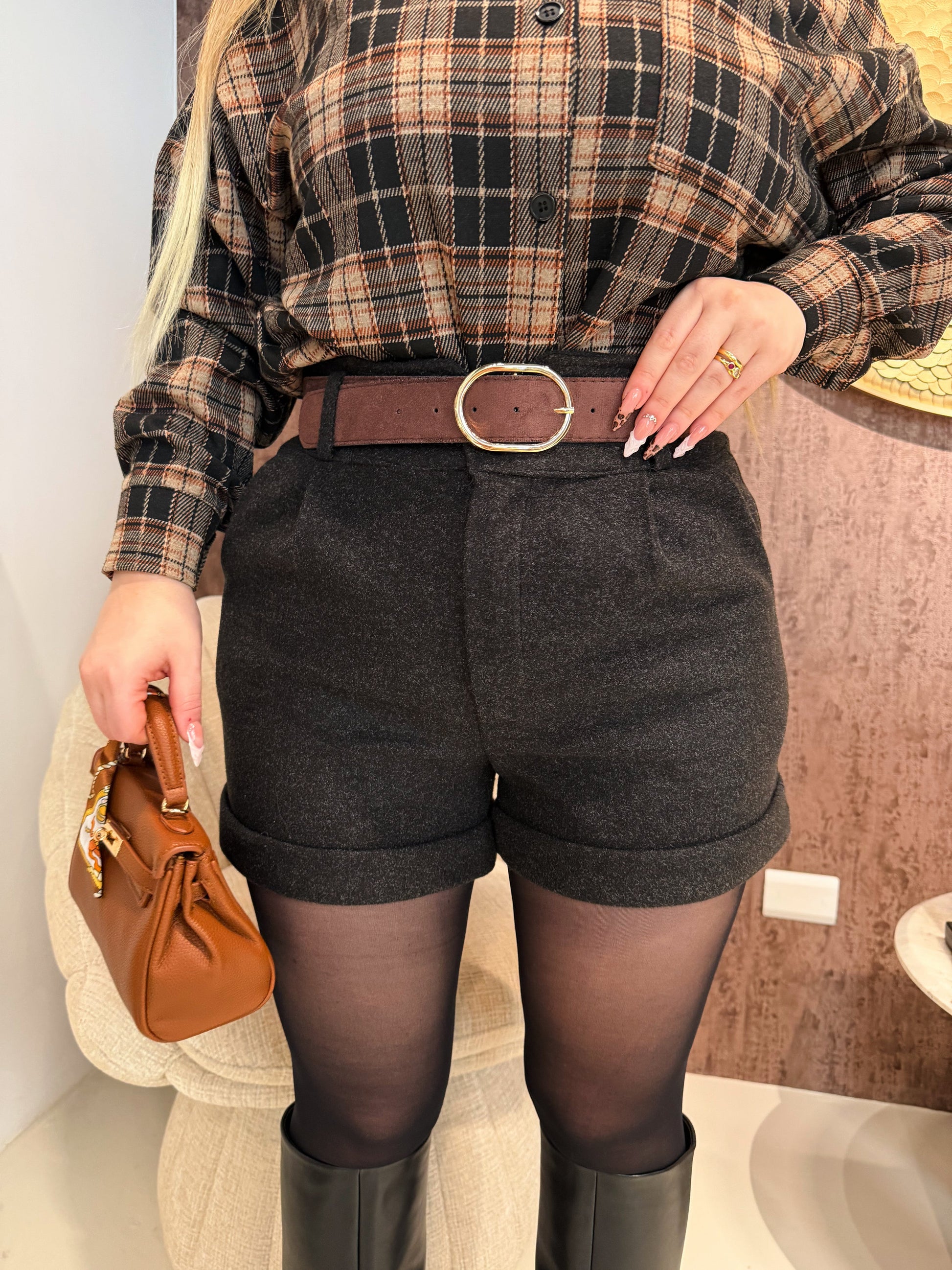 Short in panno con cintura