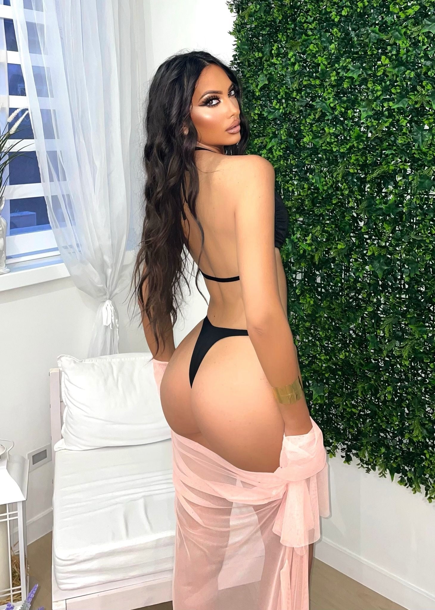 Bikini con cuore nero