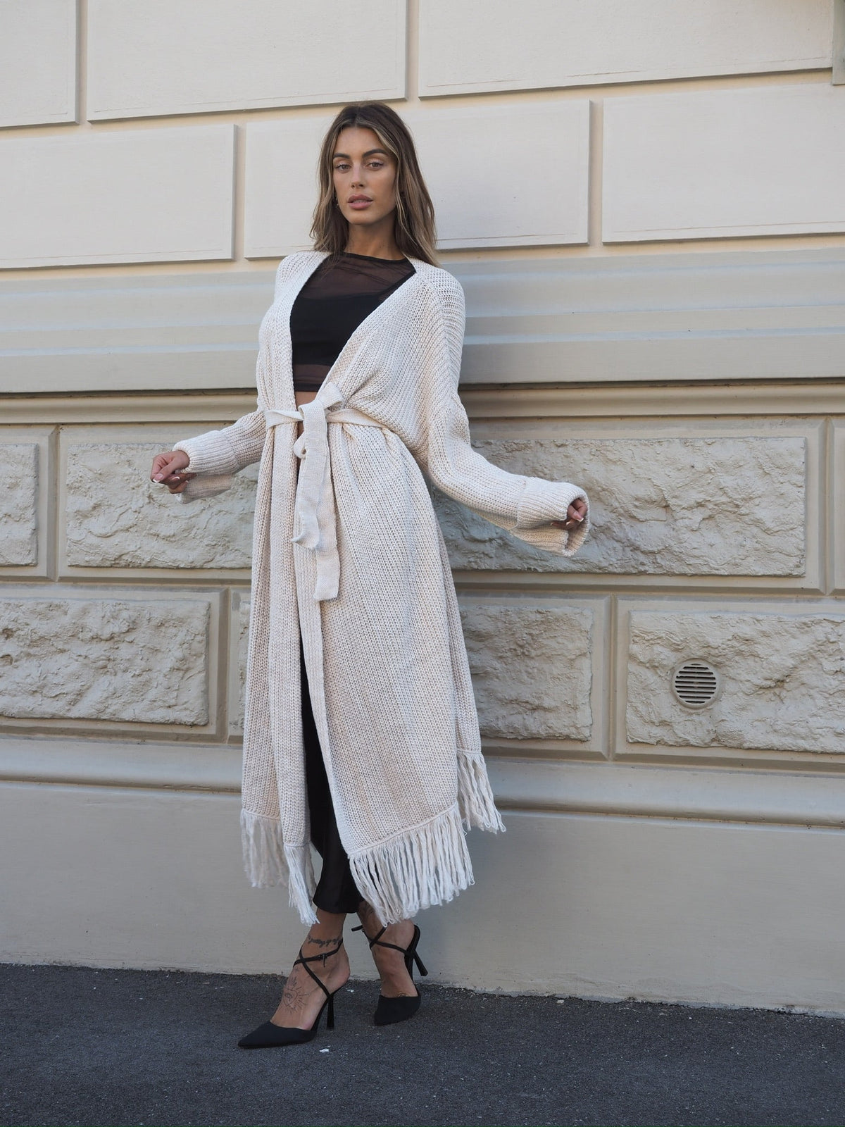 Maxi cardigan beige con frange