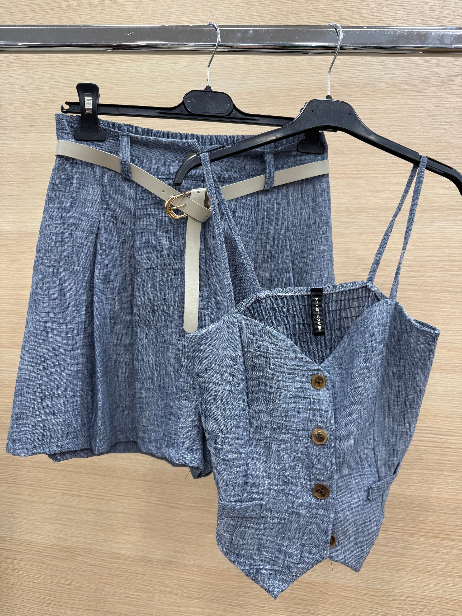 Completo top e short con cintura color jeans
