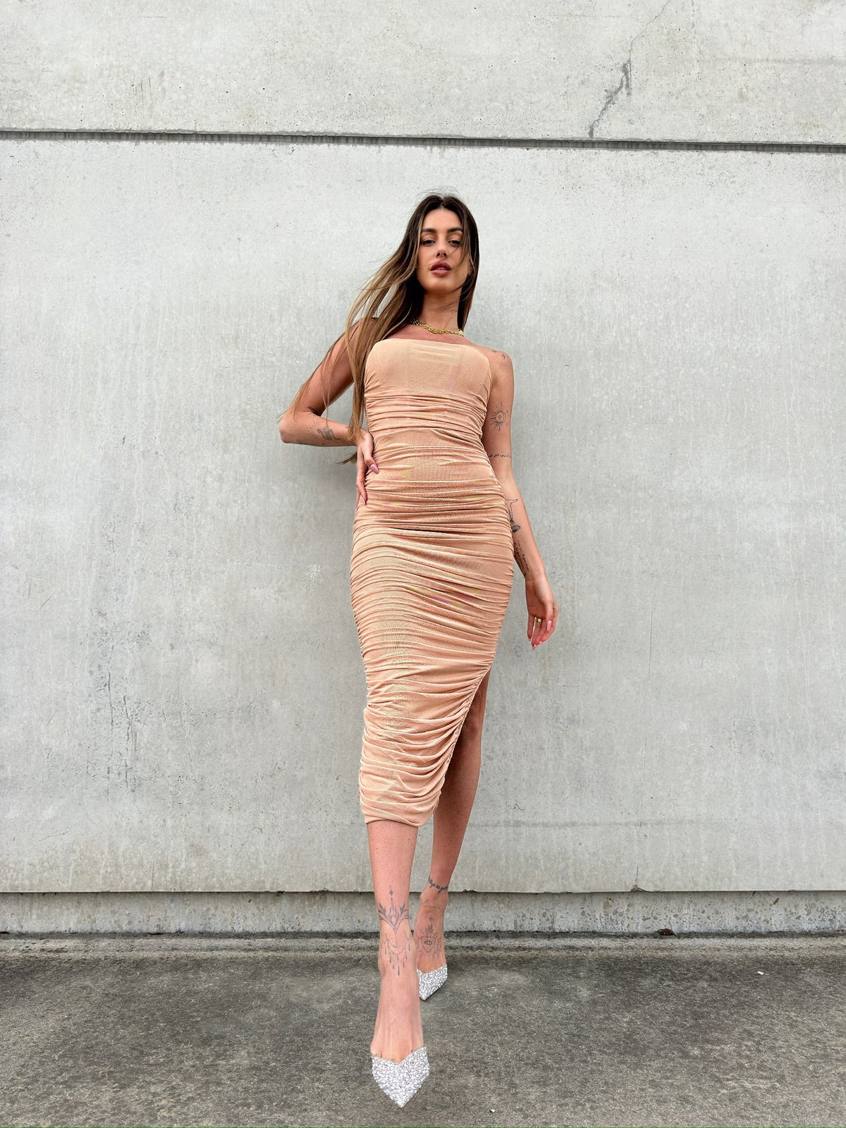 Abito a fascia midi nude con strass