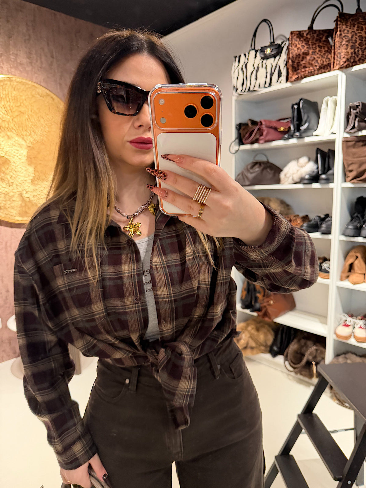 Camicia sfumatura marrone con canotta inclusa