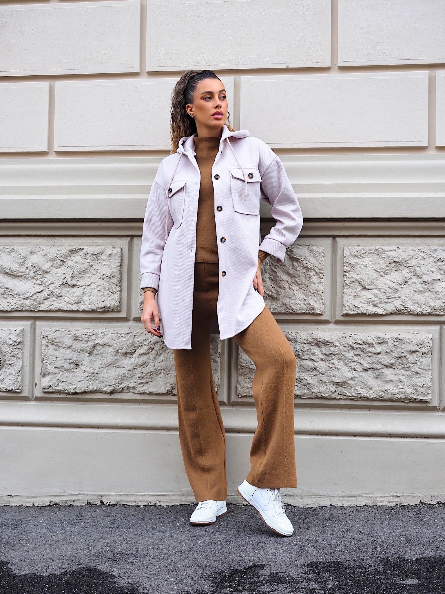 Giacca con bottoni beige