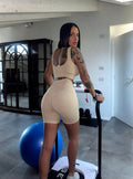 Completo fitness top e short sportivo beige