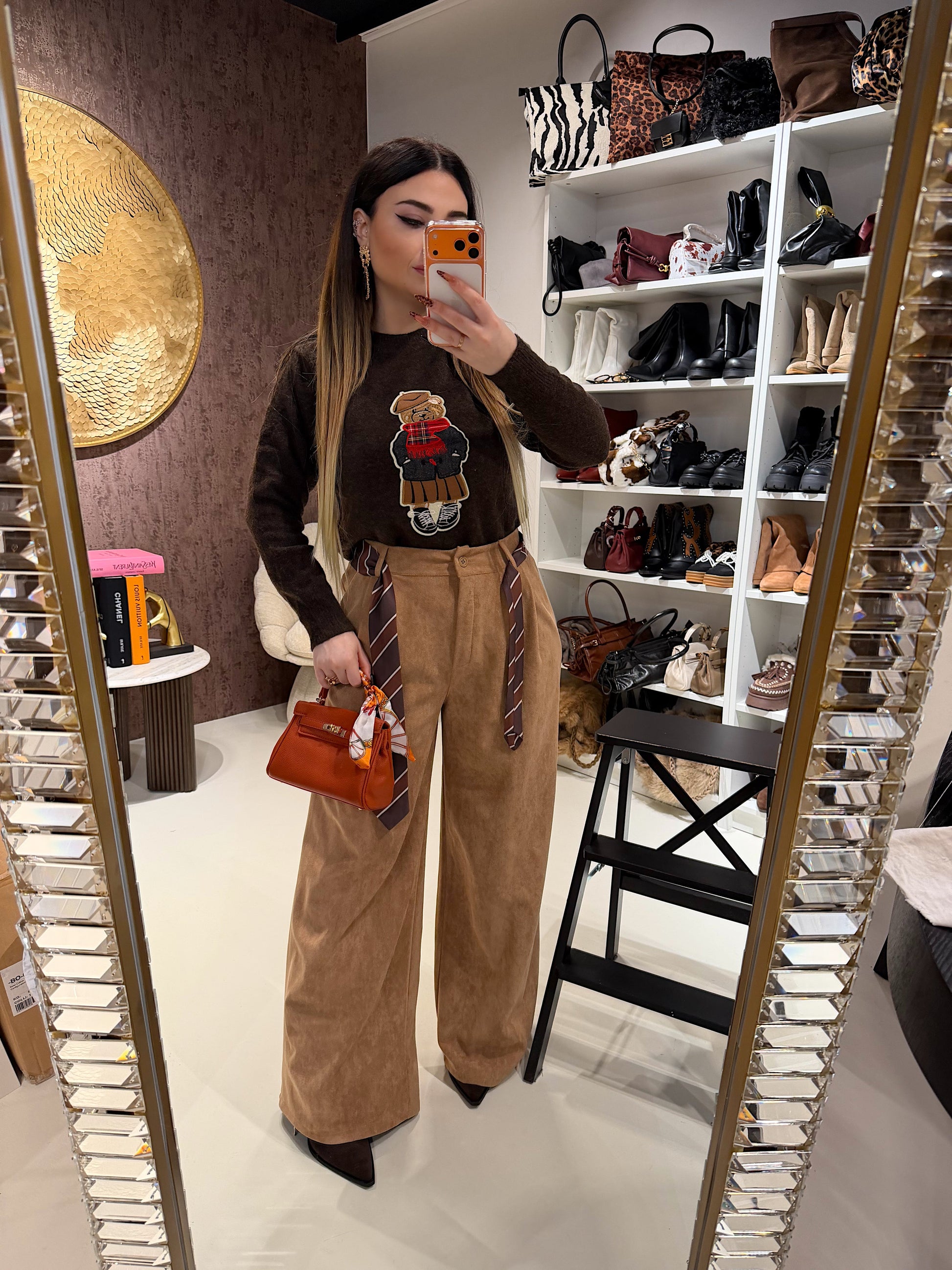 Pantalone in camoscio con cintura in vita