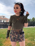 Maglia crop con manicotti militare