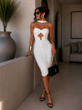 Abito midi con anello e choker al collo bianco