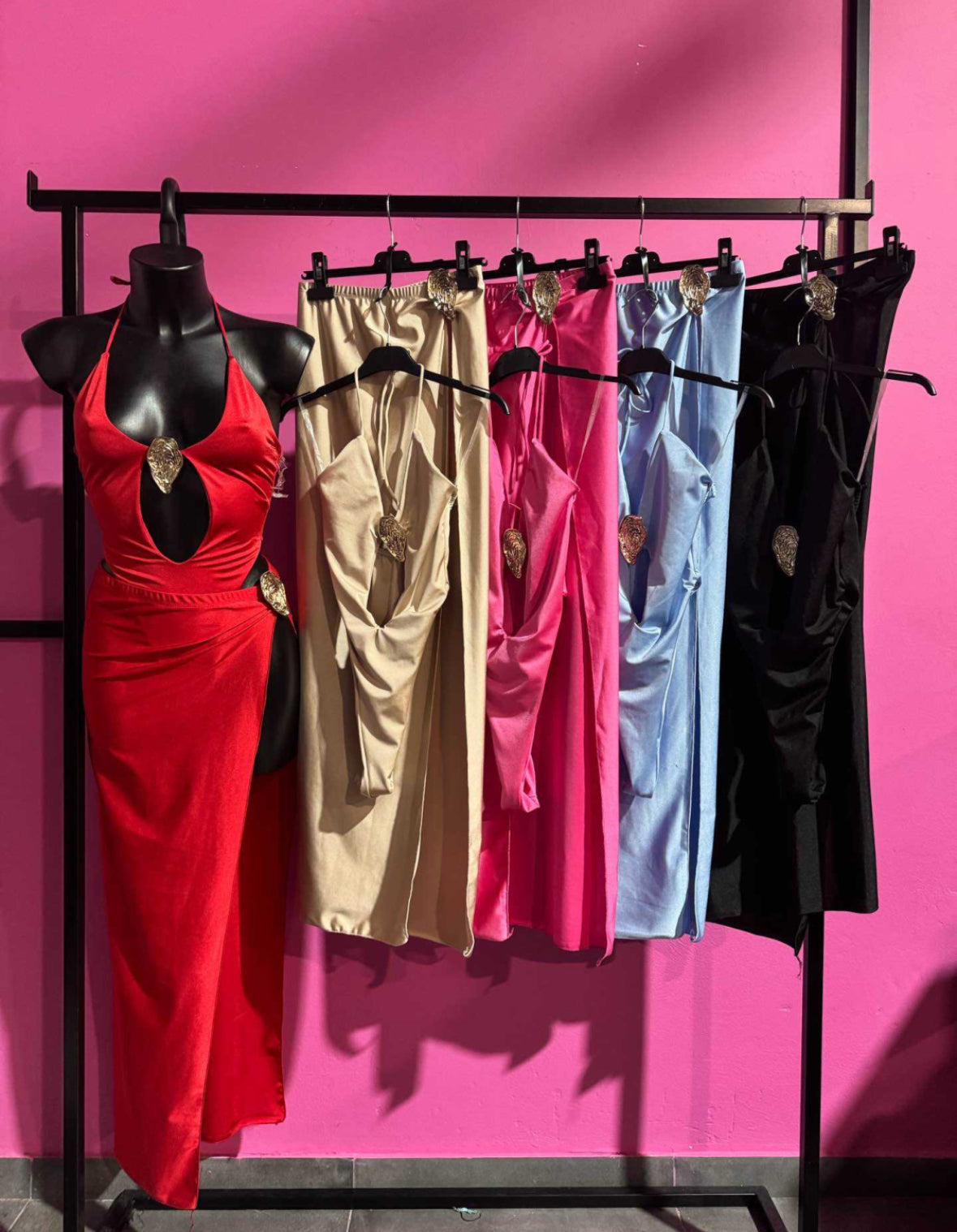 Bikini due pezzi body più gonna rosso