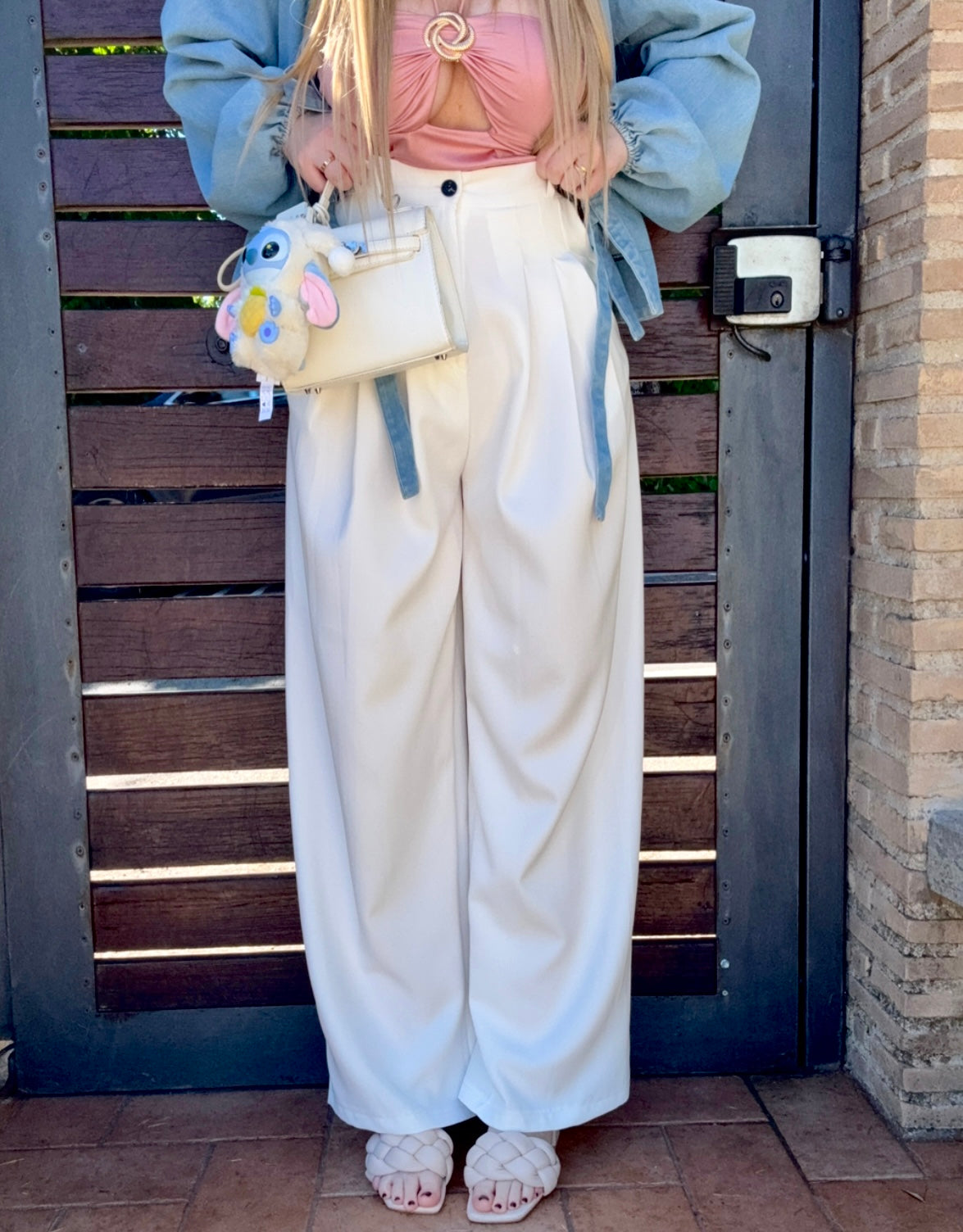 Pantalone a vita alta con pince
