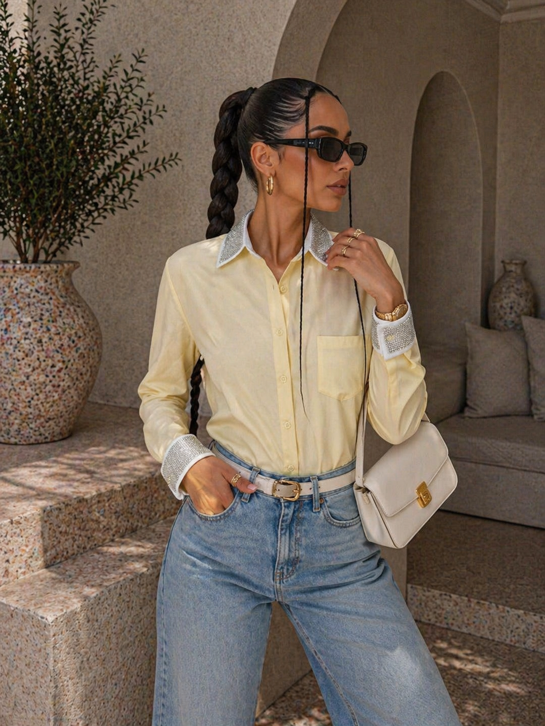 Camicia con brillantini su polso e maniche