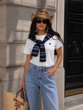 T-shirt con dettaglio cuore  e coprispalle