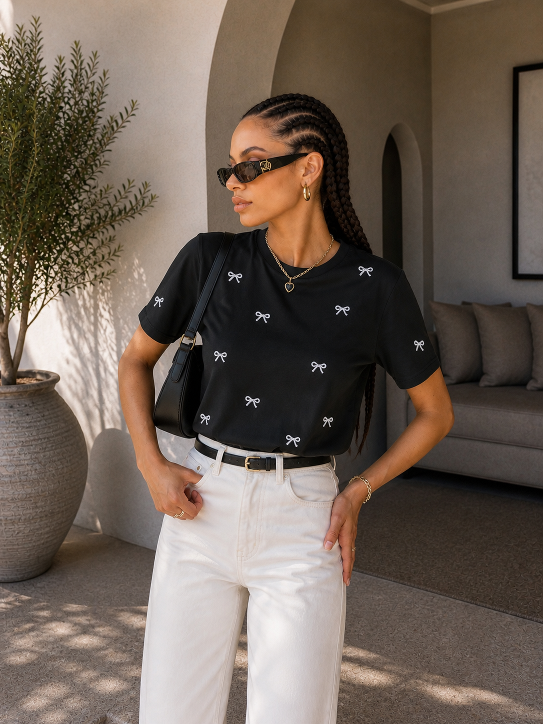 T-shirt con fiocchetti