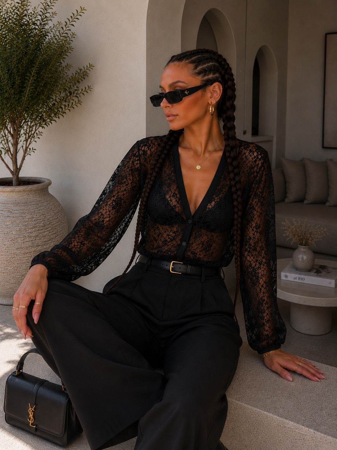 Cardigan in pizzo ricamato trasparente