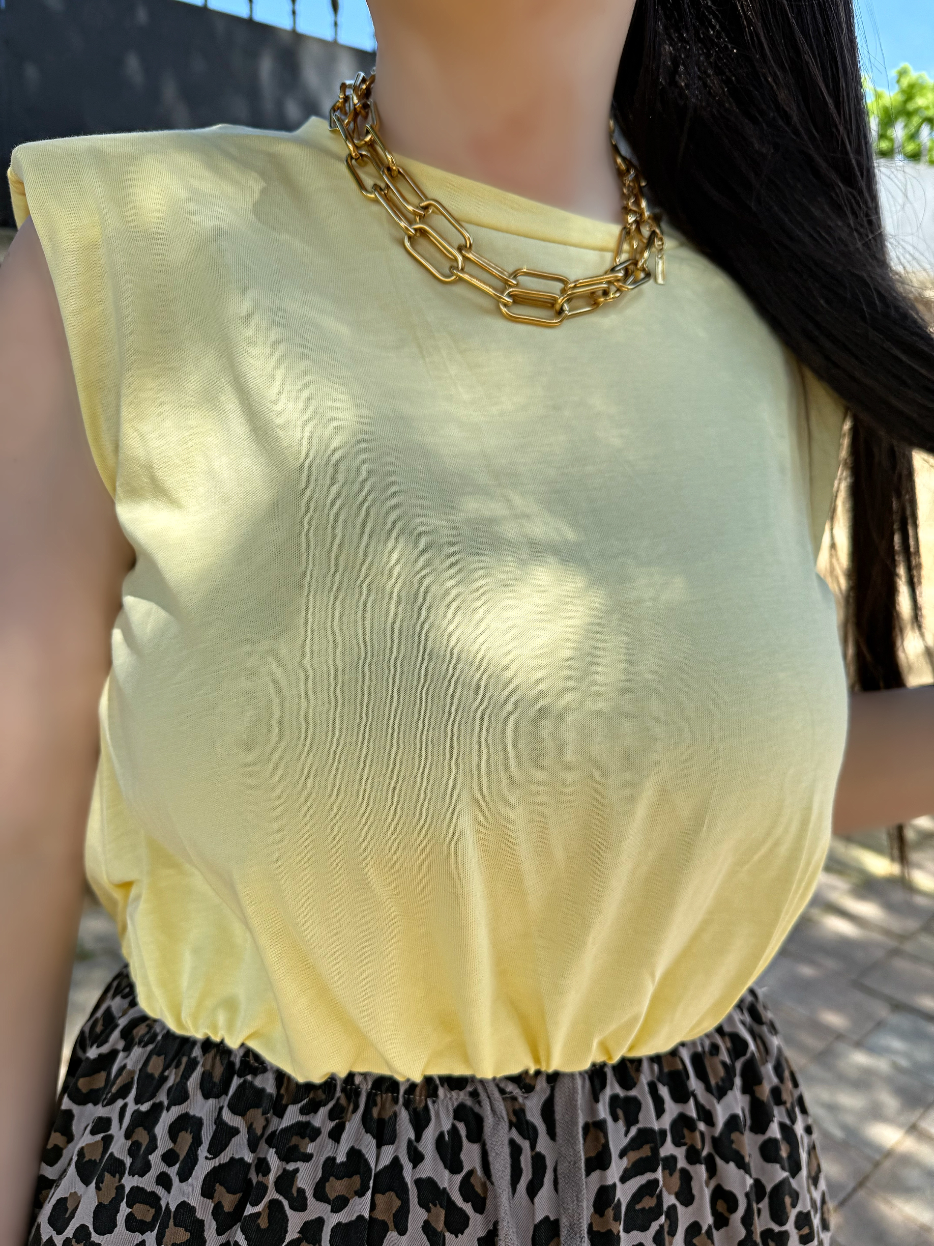 Maglia smanicata con elastico