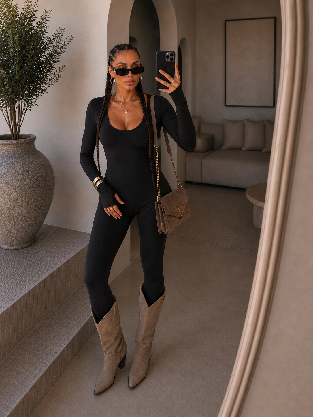 Tuta in lycra con scollo a U