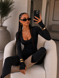 Tuta in lycra con scollo a U