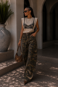 T-shirt con spalline imbottite e stampa pizzo