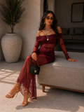 Abito bordeaux con trasparenza